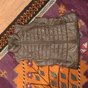 Mountain Hardwear Ghost Shadow down puffer vest M